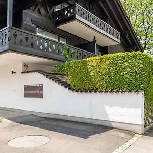 Johannas Alm Apartment