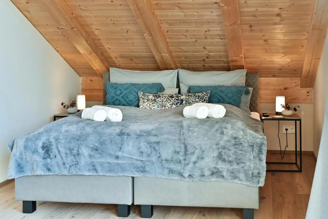 Boutique Chalets Alpi - Private Sauna & Cinema Garmisch-Partenkirchen 0*,  Germania